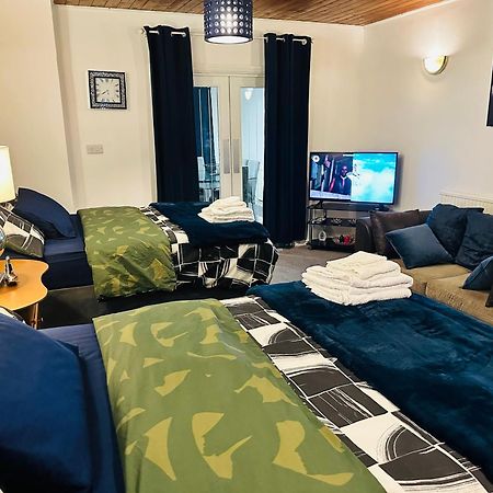 Modern 2 Bedroom Apt Derby City Luaran gambar