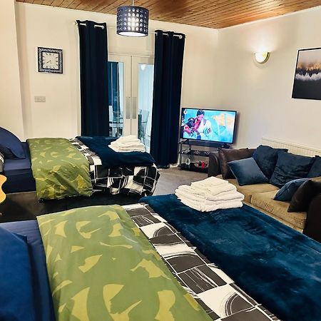 Modern 2 Bedroom Apt Derby City Luaran gambar