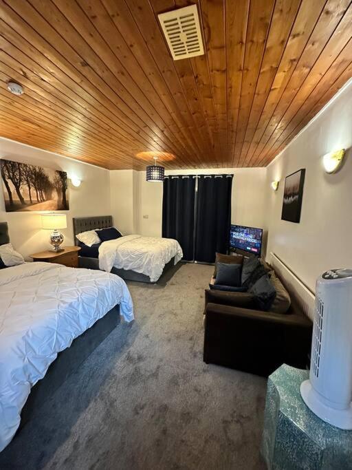 Modern 2 Bedroom Apt Derby City Luaran gambar