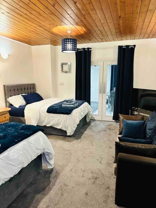 Modern 2 Bedroom Apt Derby City Luaran gambar