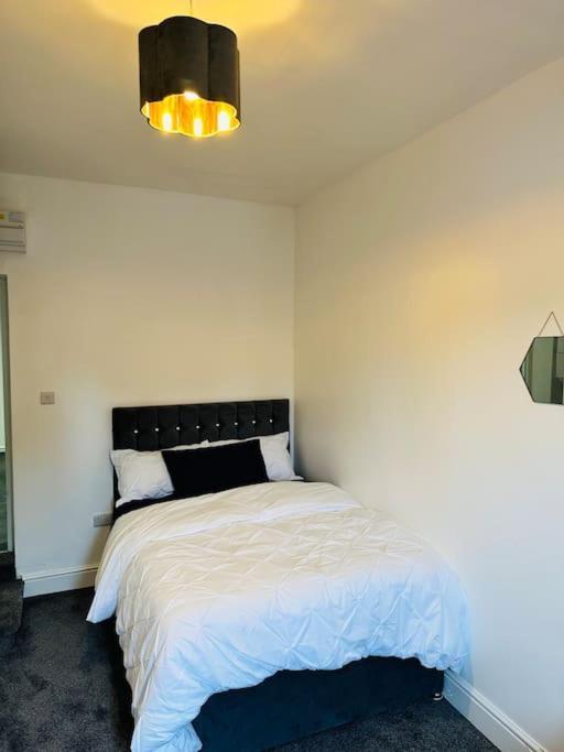 Modern 2 Bedroom Apt Derby City Luaran gambar